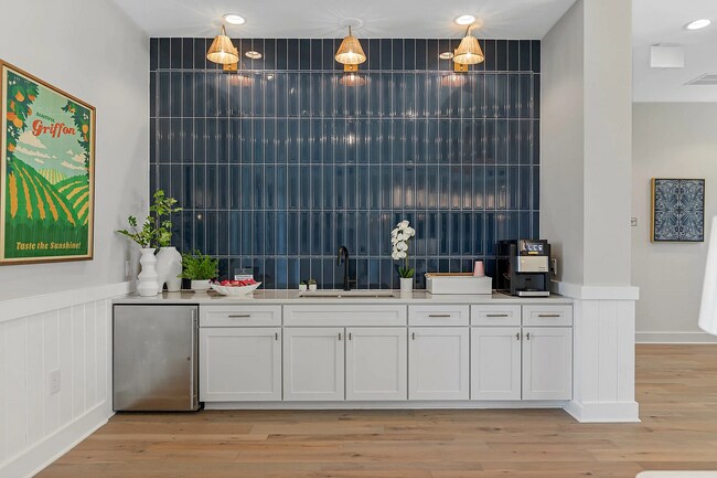 Building Photo - 2050 Griffon Rd