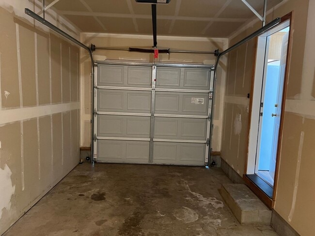 Building Photo - Newly updated 3-bedroom, 2-bathroom duplex with a garage!