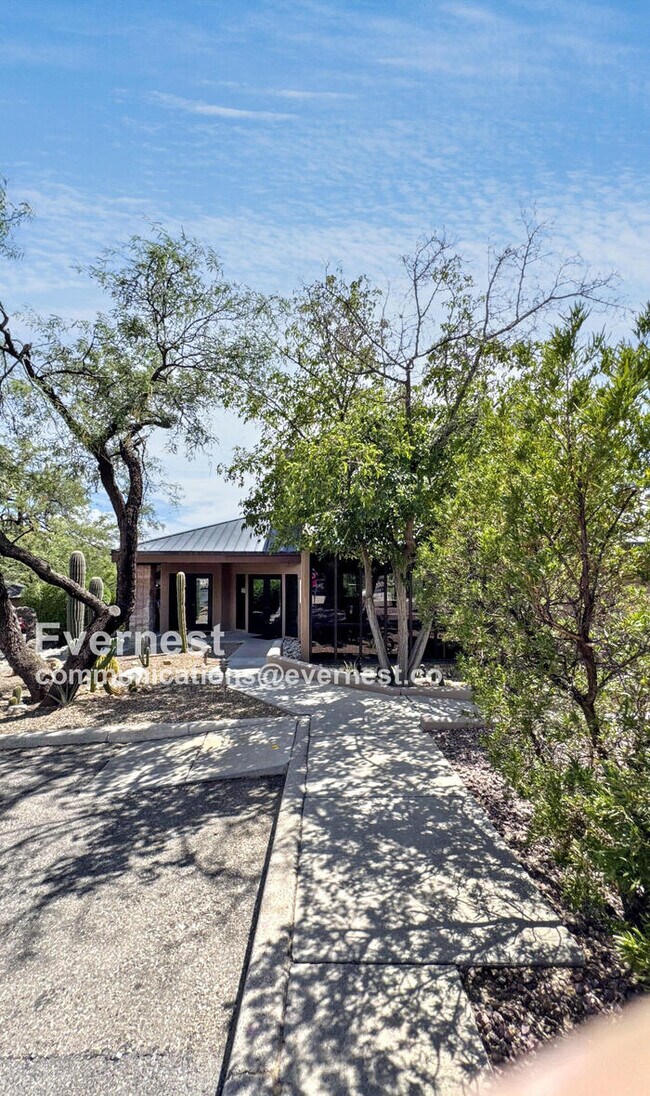 Building Photo - PROMO: $500 off first full month's rent + 250 admin fee waived! / 2 Bed & 2 Bath Condo with Carpo...