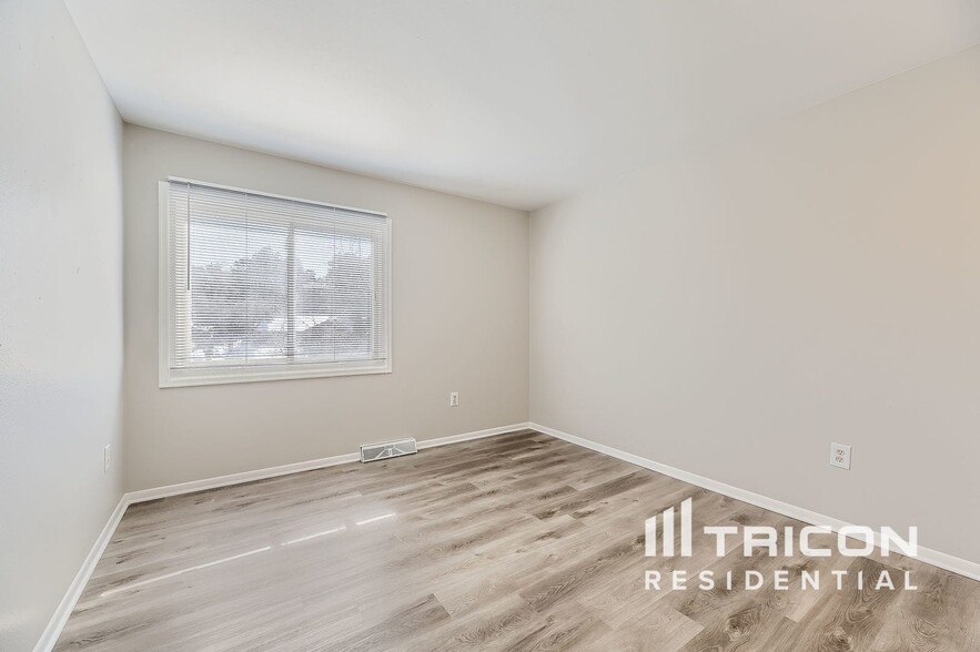 Building Photo - 9734 E Villasur Ct