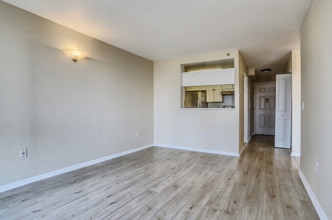 Building Photo - 20 2nd St