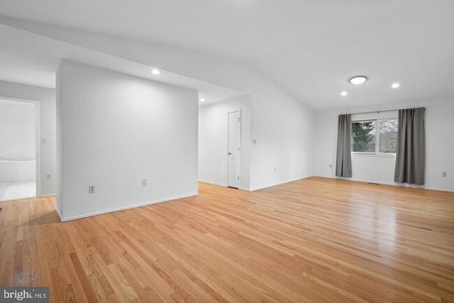 Building Photo - 7700 Hamilton Spring Rd