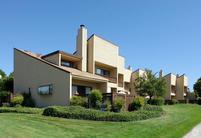 Primary Photo - Valley View Townhomes