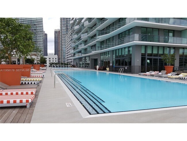 Building Photo - 1300 S Miami Ave