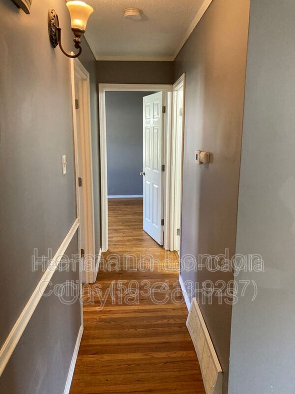 Building Photo - 2465 Hawthorne Manor Dr