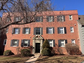 Building Photo - 2115 Suitland Terrace SE