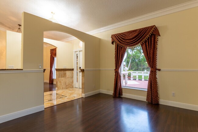 Building Photo - 2853 SE Melaleuca Blvd