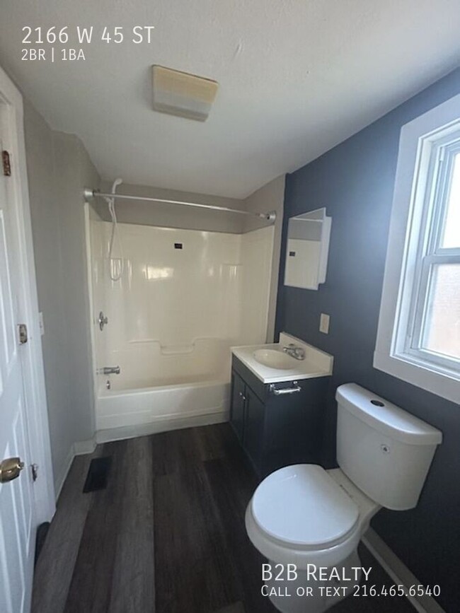 Building Photo - 2166 W 45th St