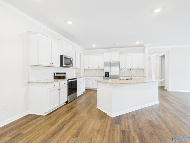 Building Photo - 157 High Leaf Dr