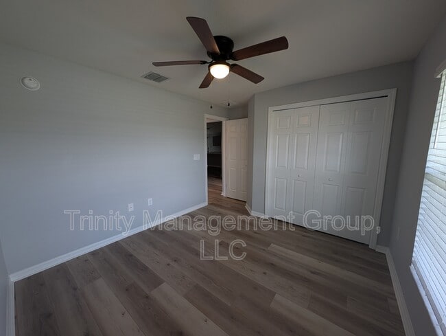 Building Photo - 6945 Gideon Cir
