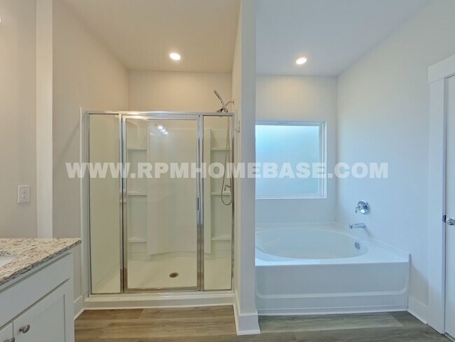 Building Photo - Modern 4-Bedroom Home with Energy-Efficient Features in Kaheeley Ridge!