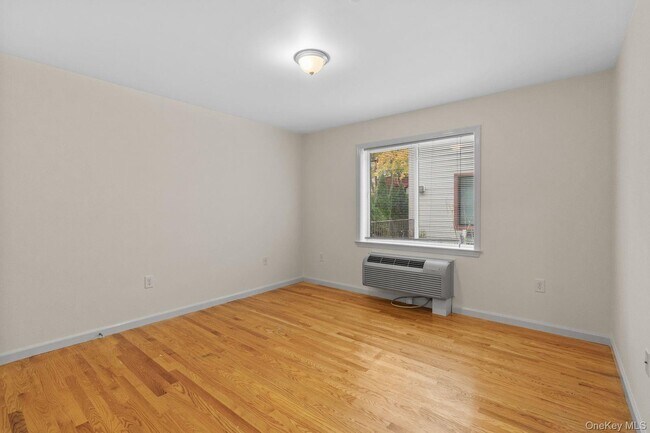 Building Photo - 160 Chatterton Ave