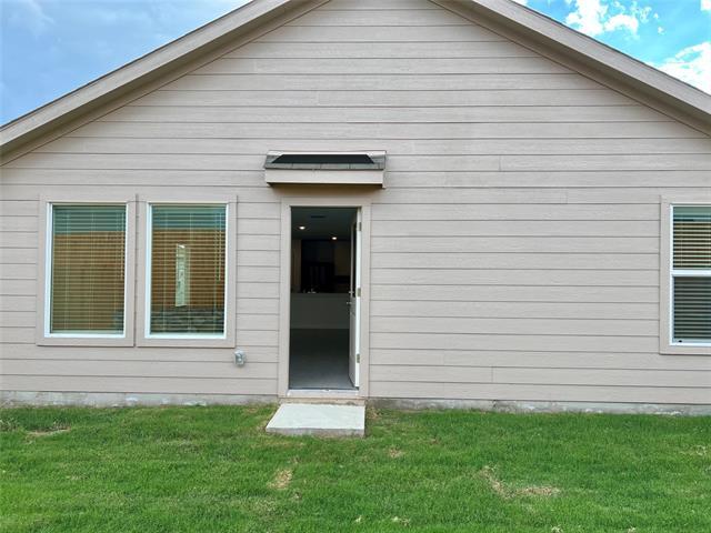 Building Photo - 1033 Raintree Rd