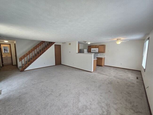 Building Photo - Three bedroom home in Franklin Square