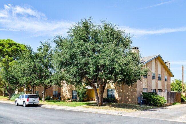 Building Photo - Oakwood Manor Condominiums