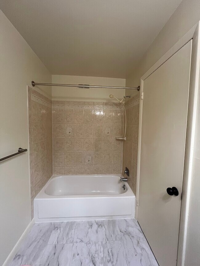 Building Photo - 515 Welsh Rd