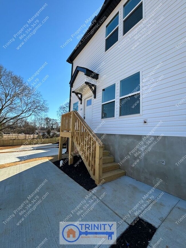 Building Photo - Newly Built 3 bed/ 2.5 Bath Duplex Minutes from the Heart of Downtown Greenville!