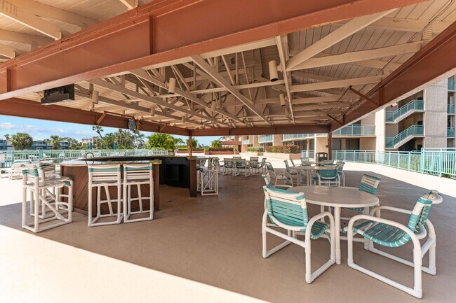 Building Photo - 1 Key Capri