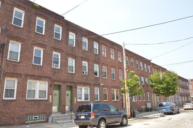Building Photo - 3842 Haverford Ave