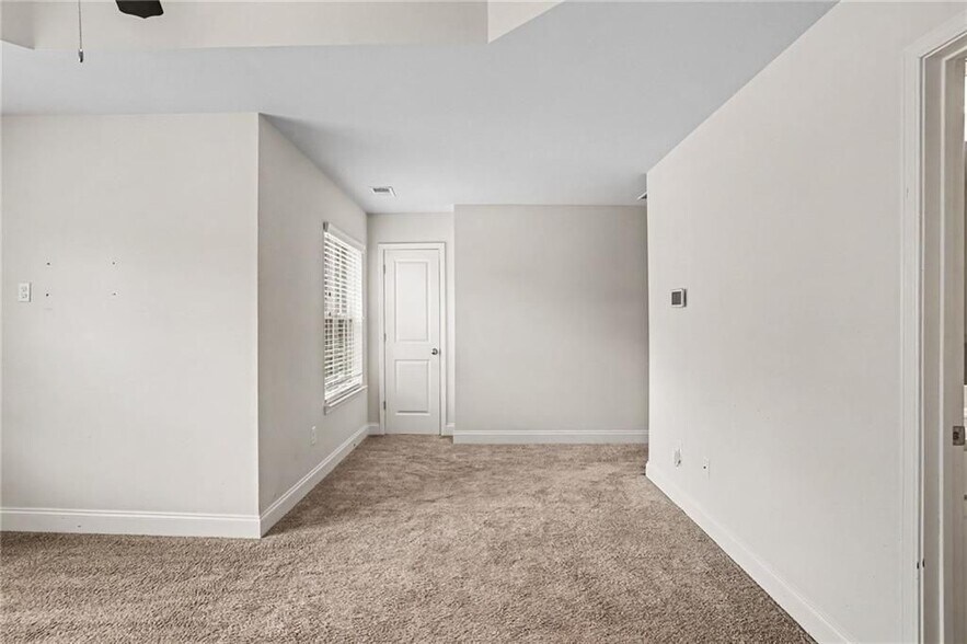 Building Photo - 10139 Benton Woods Dr