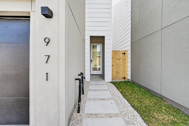 Building Photo - 973 Highland Lgt Ln
