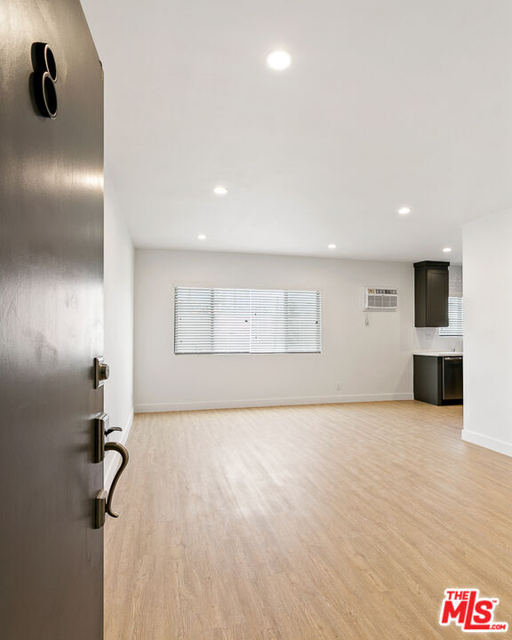 Building Photo - 3314 Mentone Ave