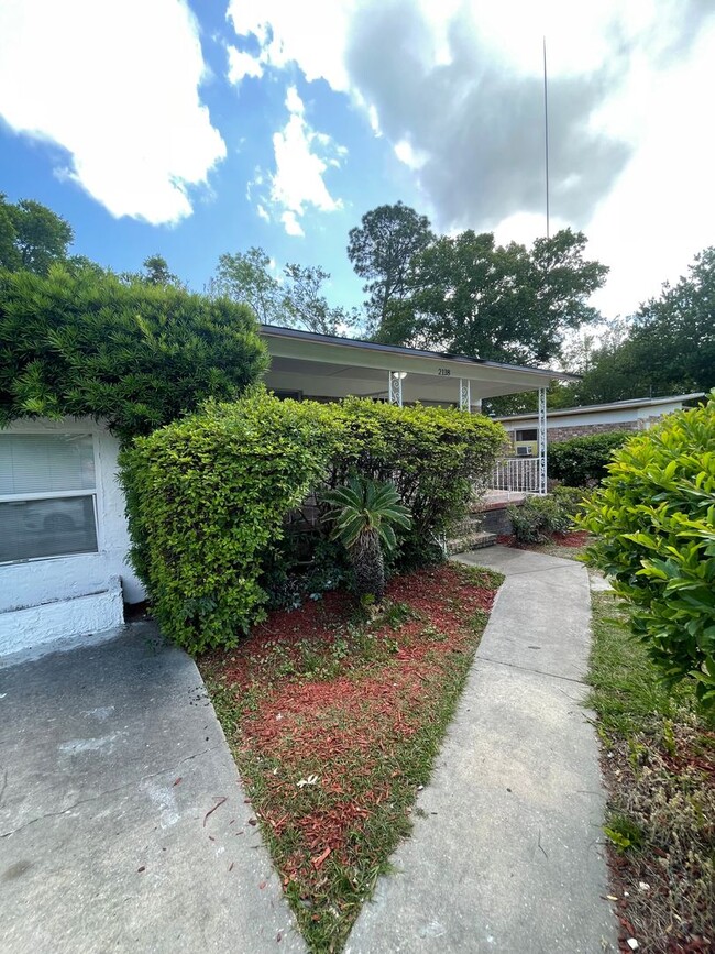 Building Photo - 5/2 Single Family home in East Grand Park ...