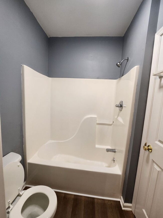 Building Photo - Cute duplex in Belmont-