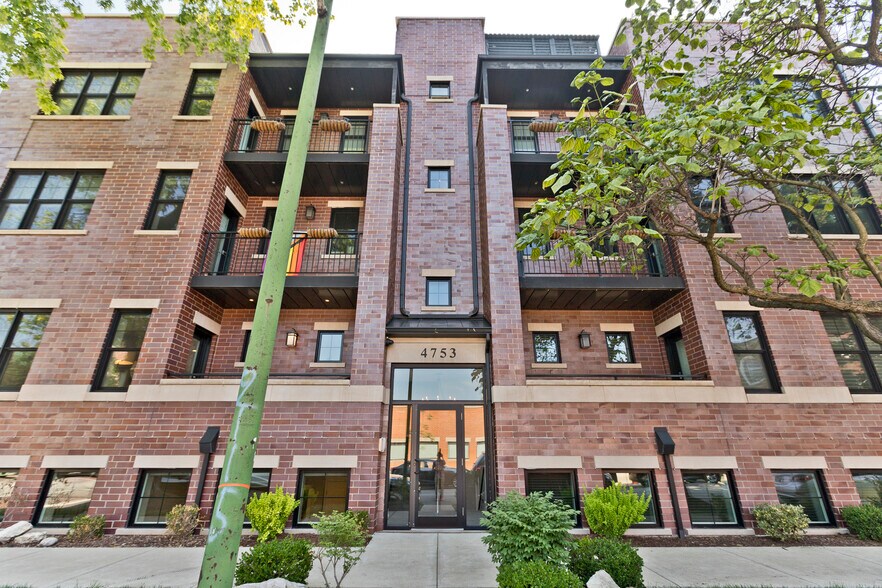 Building Photo - 4753 N Hamilton Ave