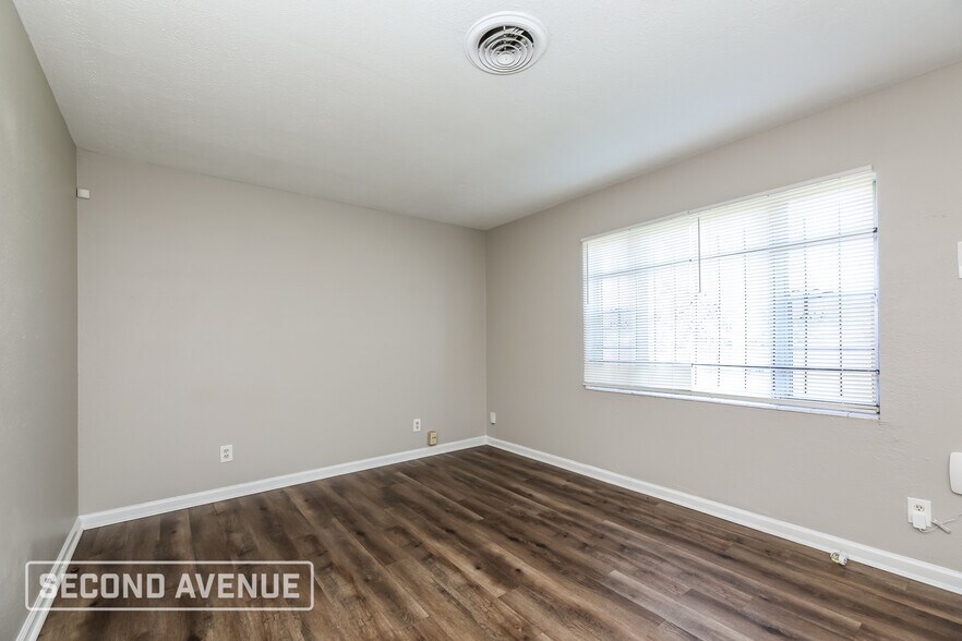 Building Photo - 9402 Devonshire Blvd