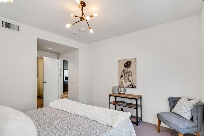 Building Photo - 51 Innes Ct