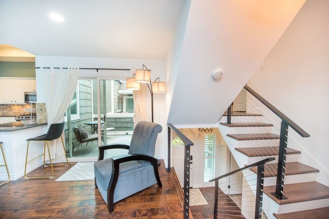 Building Photo - Costa Mesa Newport Heights Stunner!