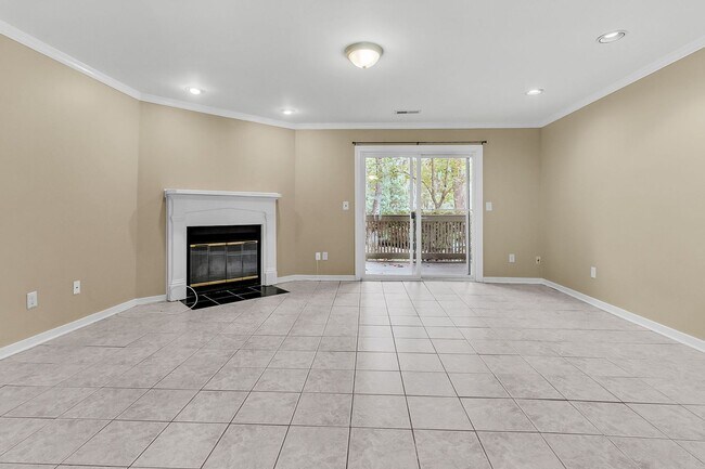 Building Photo - Pond View 3 Bedroom, 2 Bath Home in Ashley...