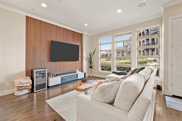 Building Photo - 8254 Laflin Ln