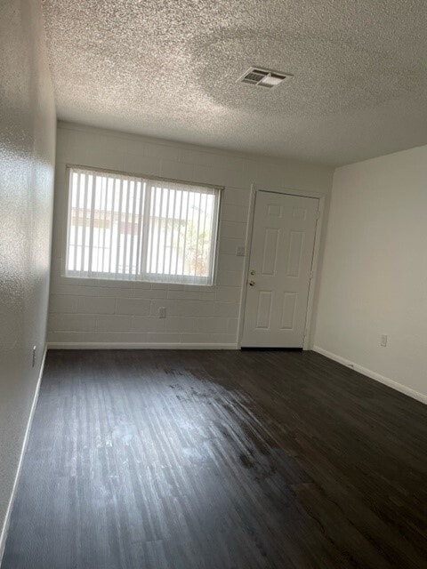 Building Photo - 2100 Daley Street