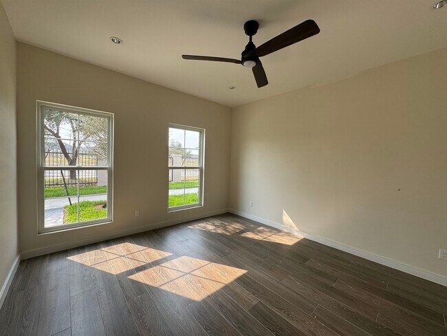 Building Photo - 210 Veracruz Dr