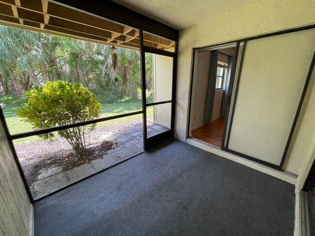 Building Photo - ANNUAL RENTAL - 2 BED / 2 BATH IN PINE HAVEN!