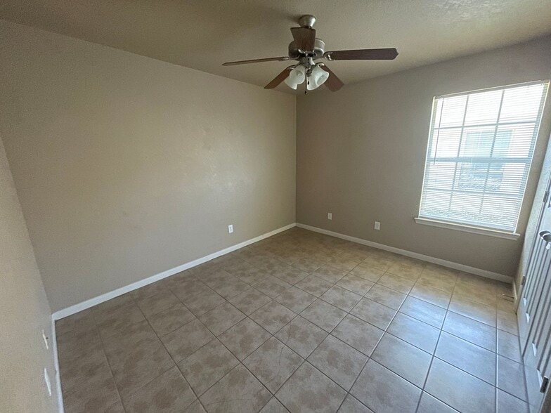 Building Photo - 1210 Powder River Dr