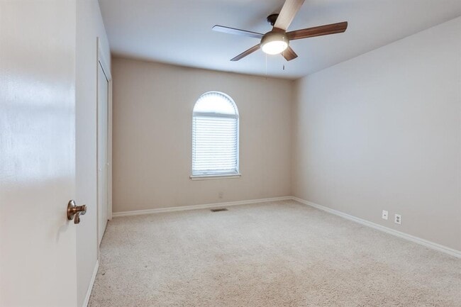 Building Photo - 11208 Surrey Hills Blvd