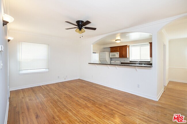 Building Photo - 8517 Pickford St