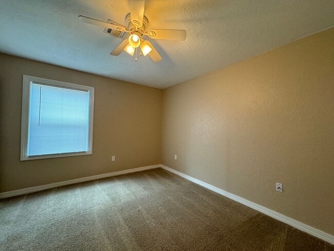 Building Photo - 3432 NW Lincoln Ave