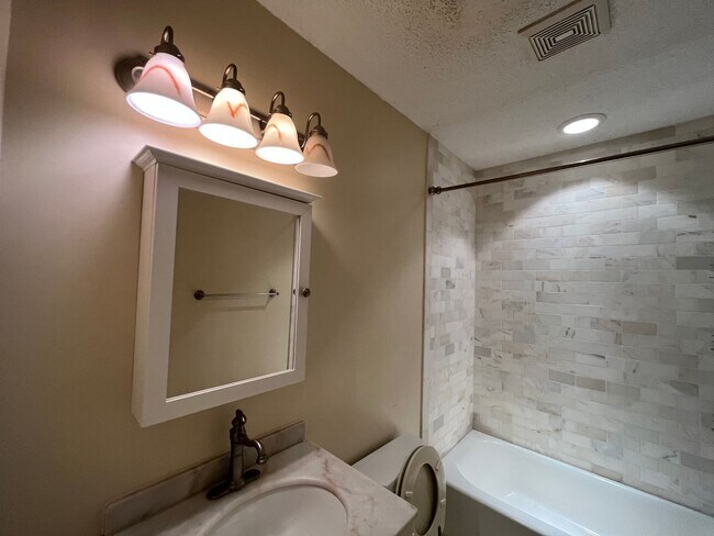 Building Photo - 103 Red Cedar Run