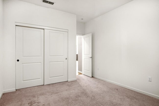 Building Photo - 2032 Gatlin Ct