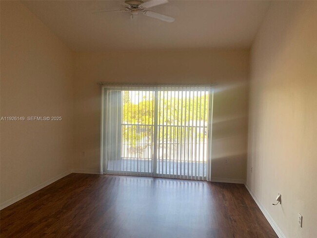 Building Photo - 631 SW 111th Ln