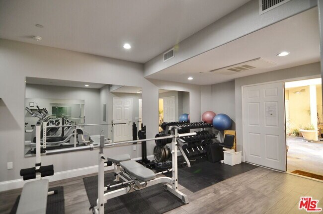 Building Photo - 5703 Laurel Canyon Blvd