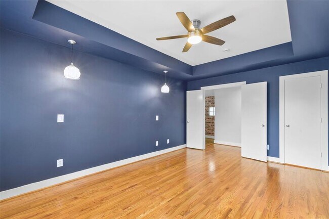 Building Photo - 1604 Reinerman St