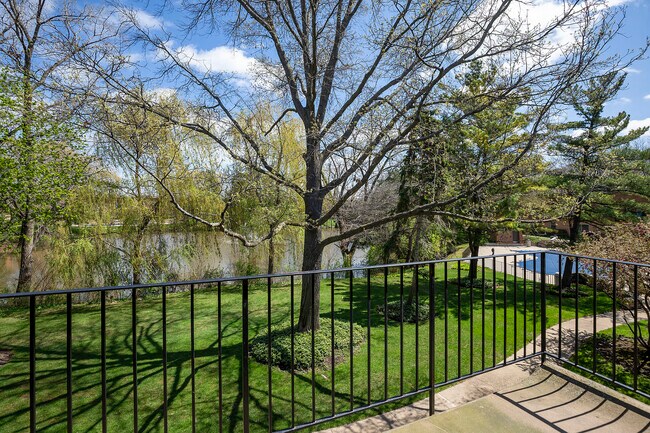 Building Photo - 1250 Park Ave W