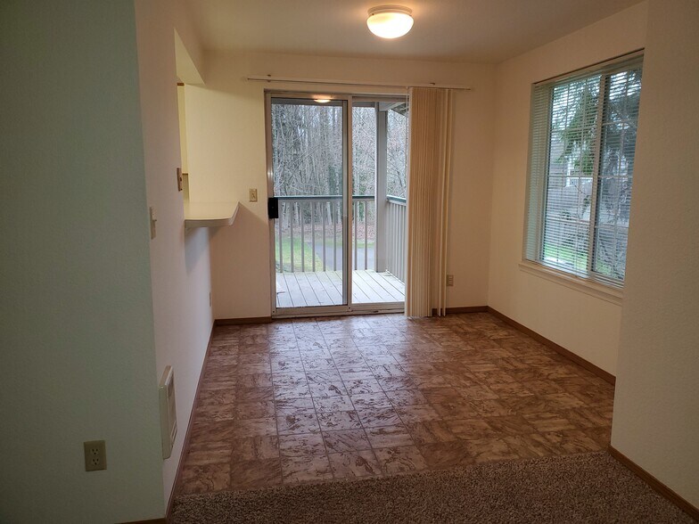 Building Photo - 1104 Creekwood Ct SE