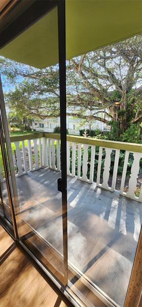 Building Photo - 15221 NE 6th Ave