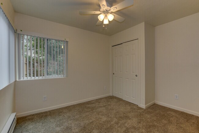 Building Photo - 114 N Willow St